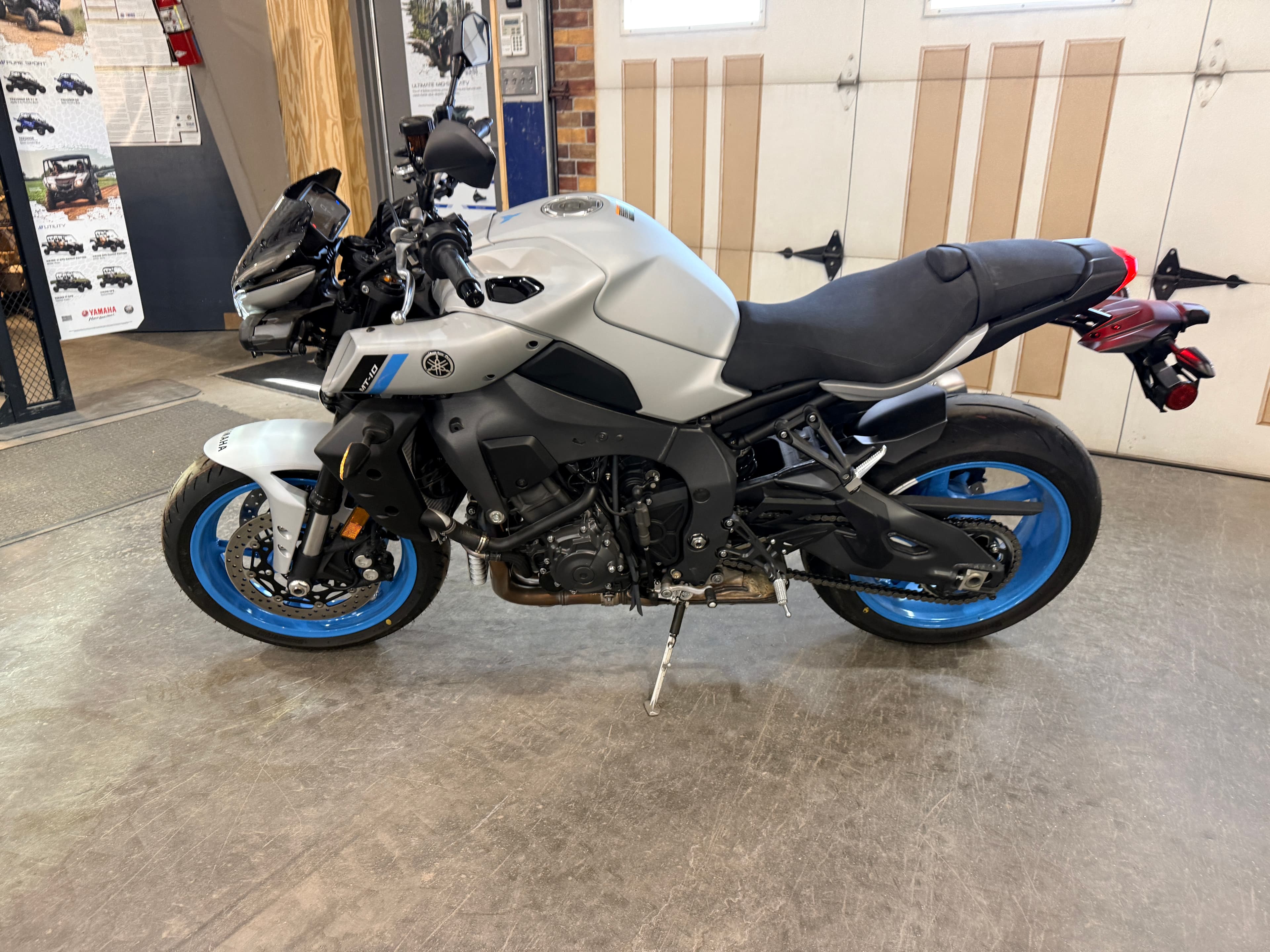2025 YAMAHA MT10SGY MT-10 at Mountain Valley Motorsports Cody - photo 1