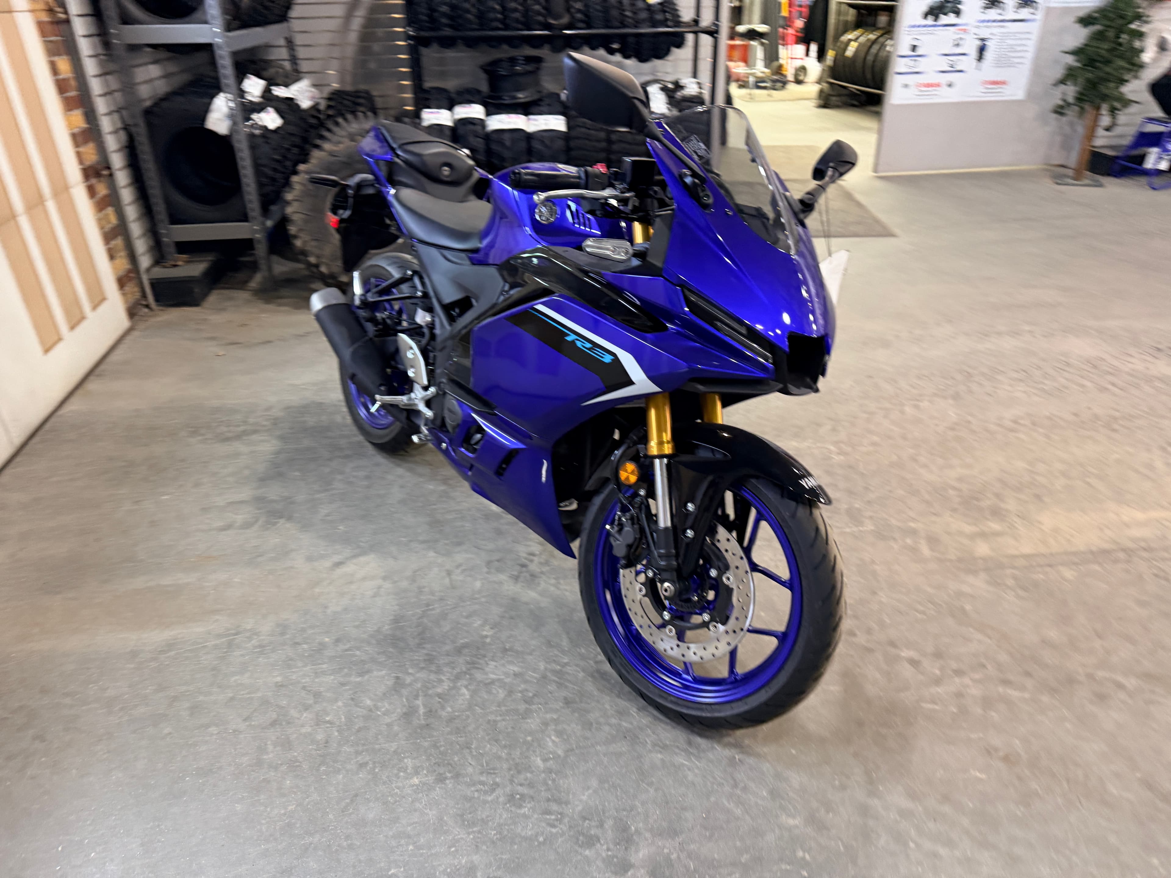 2025 YAMAHA YZFR3ASL YZF-R3 ABS at Mountain Valley Motorsports Cody - photo 4